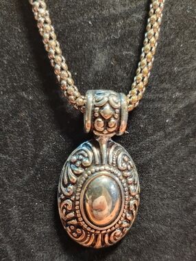 Avon Ornate Silver Tone Pendant Necklace